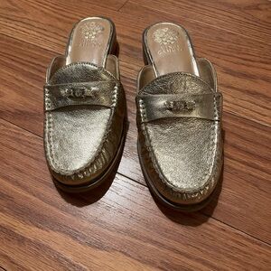Vince Camuto Gold Mules with Decorative Strap VC Cobby 8M/38.5
